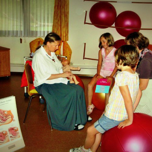 Hebammenunterricht für die Kleinen